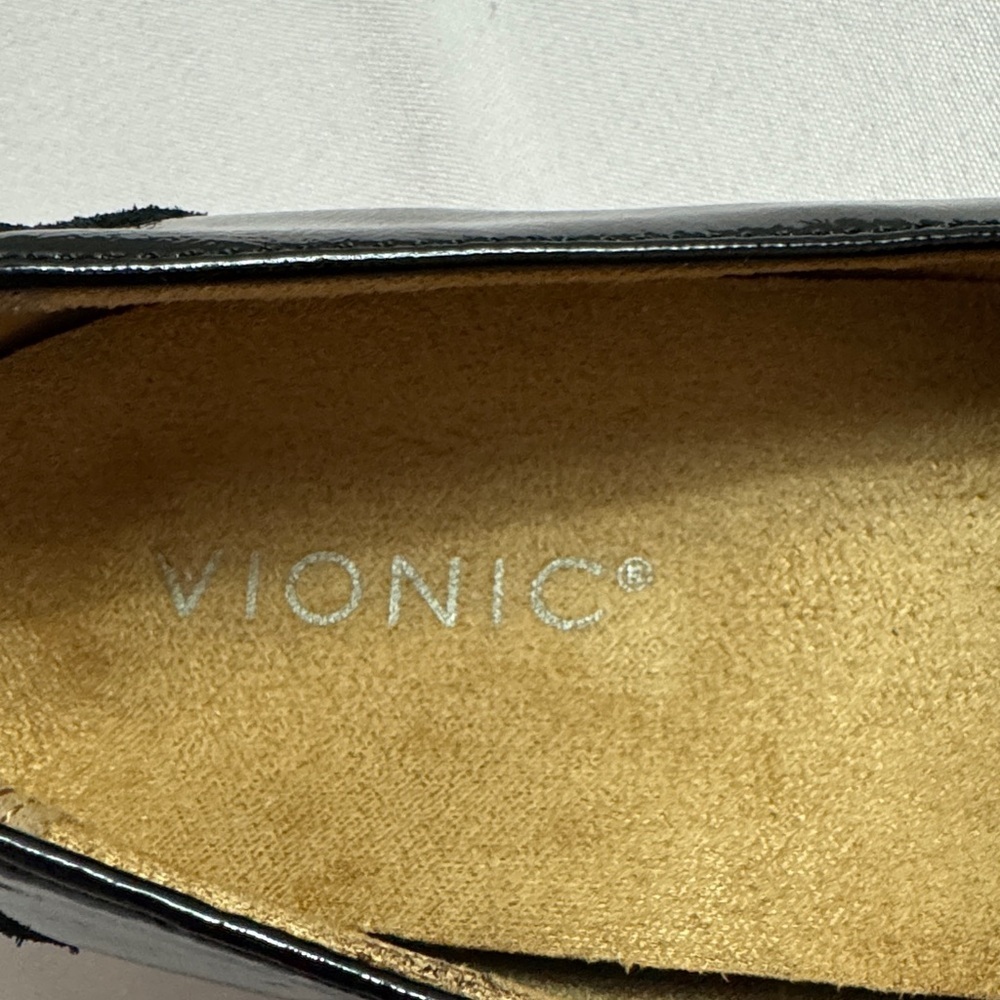 Vionic Black Patent Loafers with white Chunky Sole KENSLEY size 7 - Picture 2 of 9